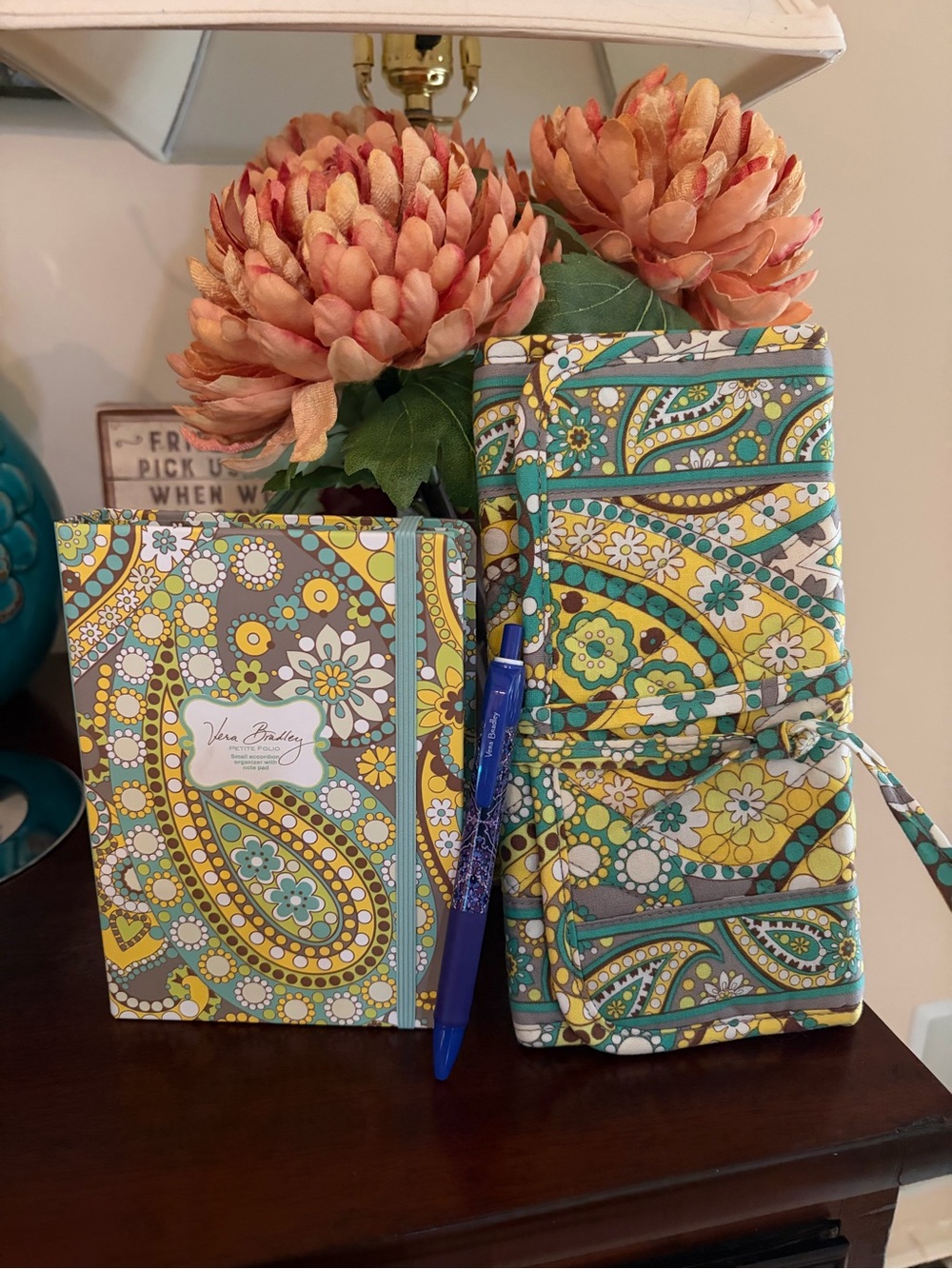 New Vera Bradley "Lemon Parfait" bundle jewelry and folio organizer with pen